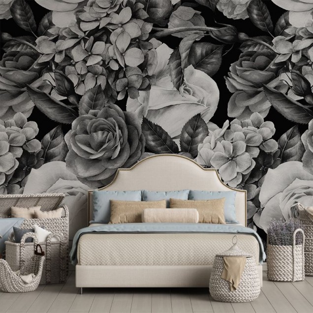 Tapet floral modern în nuanțe de gri și negru, cu flori delicate de trandafiri și hortensie.
