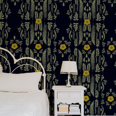 Tapet floral cu design minimalist cu frunze și flori delicate pe un fundal negru