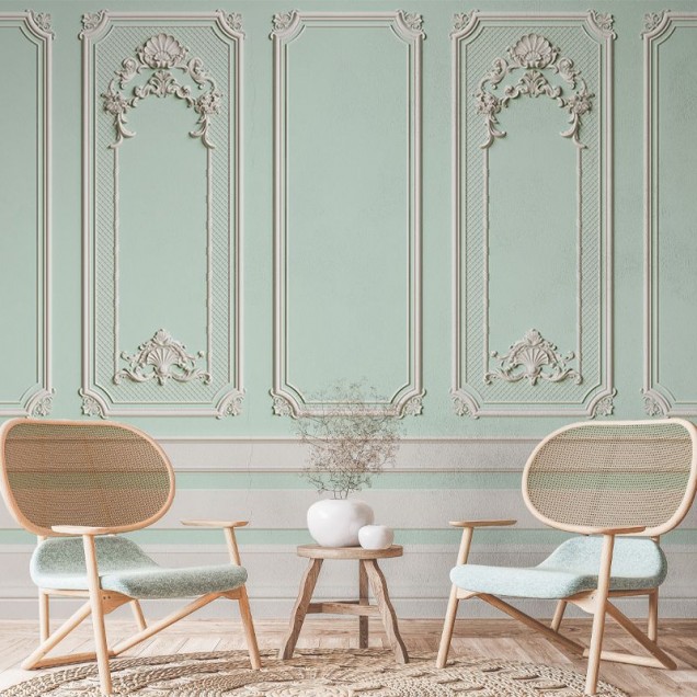 Tapet cu design clasic elegant, cu panouri decorative de inspirație franceză, bază verde deschis și detalii albe delicate.