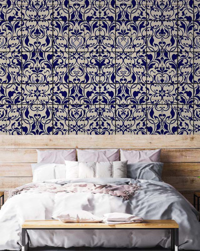 Tapet cu design floral delicat în nuanțe de albastru, perfect pentru a crea un spațiu relaxant și elegant.