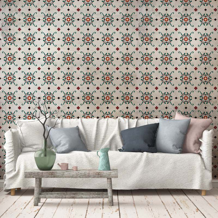 Tapet cu motive orientale, cu dale geometrice de culoare verde și roșie pe un fundal alb. Designul elegant și modern adaugă o notă de rafinament spațiului.