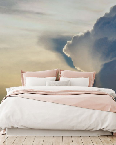 Tapet Dark Clouds cu un design abstract cu nori în nuanțe de albastru, gri și alb. Tapetul este perfect pentru dormitor sau living, creând o atmosferă relaxantă.