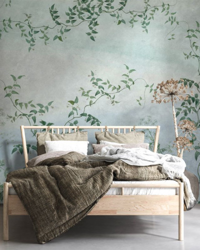 Tapet floral Pastel Jasmine, cu nuanțe delicate de verde și flori albe, ideal pentru a crea o atmosferă elegantă și relaxantă în dormitor, living sau hol.