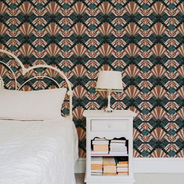 Tapet geometric cu design elegant Eltham Palace, verde smarald si maro