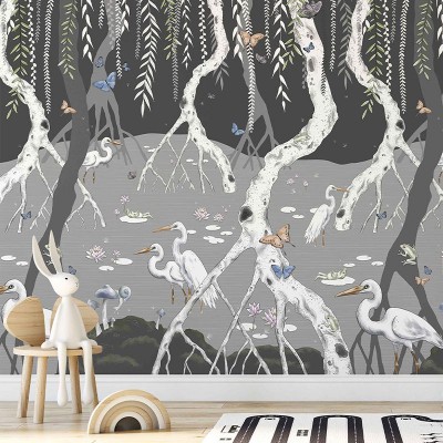 Tapet cu design magic de pădure cu arbori cu rădăcini întortocheate, păsări albe elegante și fluturi delicate.