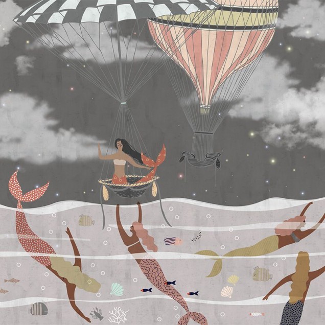 Tapet Can Mermaids Fly, cu sirene care zboară prin aer într-un balon cu aer cald și sirene care înoată în adâncurile mării.
