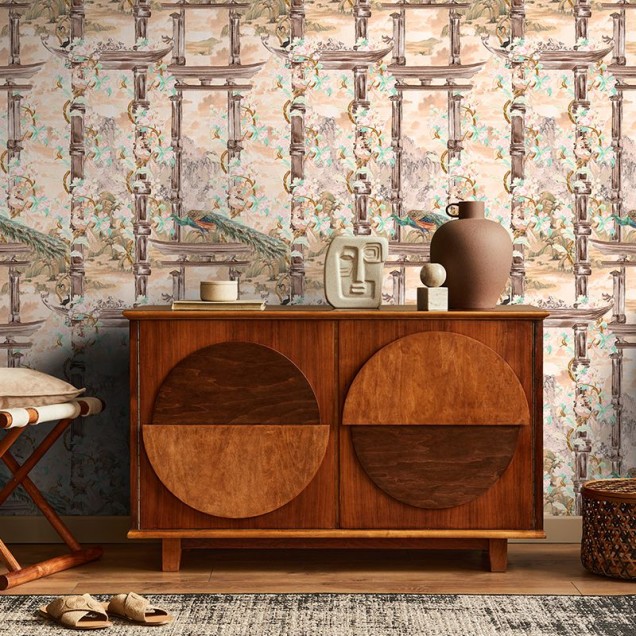 Tapet Torri Cream Lanscape cu design asiatic, ce prezintă flori și arhitectură tradițională.