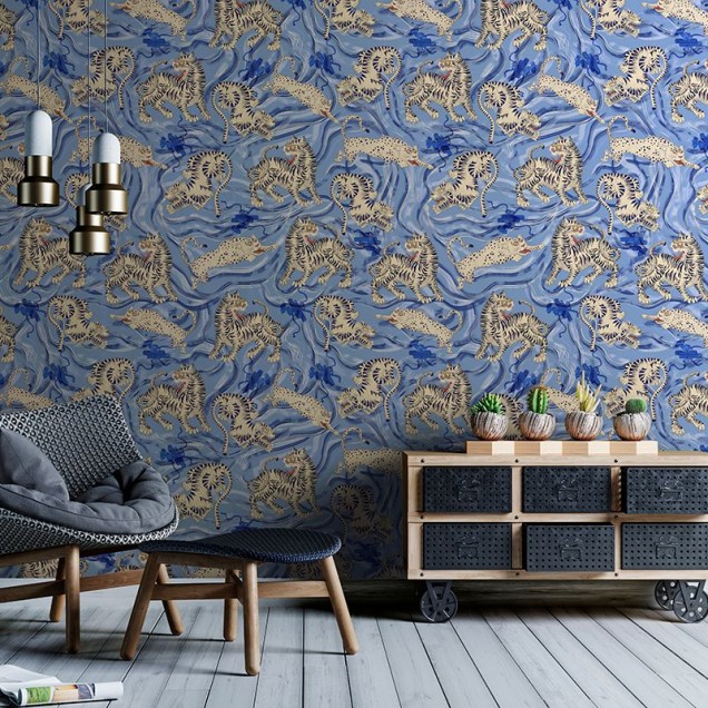 Tapet Waghoba Cornflower, cu tigri albi pe un fundal albastru vibrant