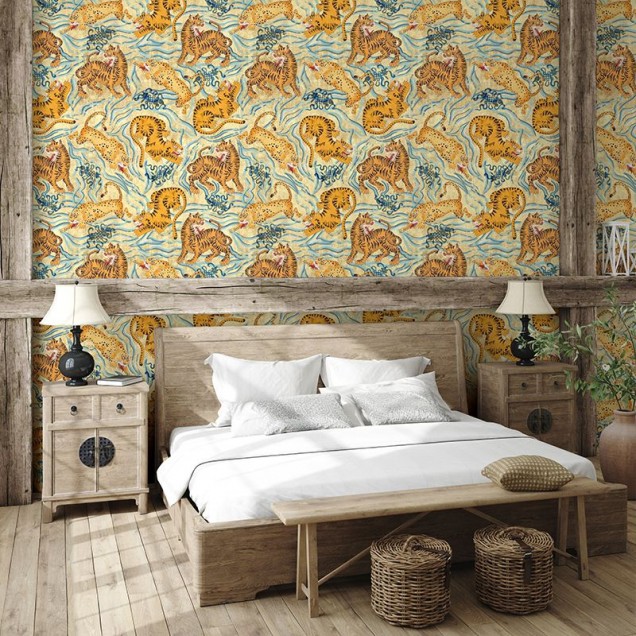 Tapet cu tigri, Buttermilk, VLAdiLA, design exotic, tigri curajoși, eleganți, fundal cald, spațiu modern, decoratiuni interioare