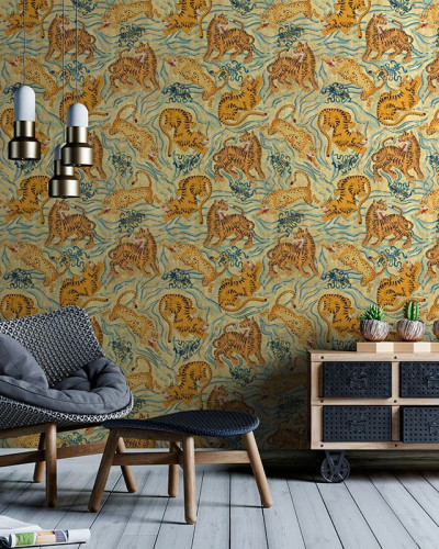 Tapet cu tigri, Buttermilk, VLAdiLA, design exotic, tigri curajoși, eleganți, fundal cald, spațiu modern, decoratiuni interioare