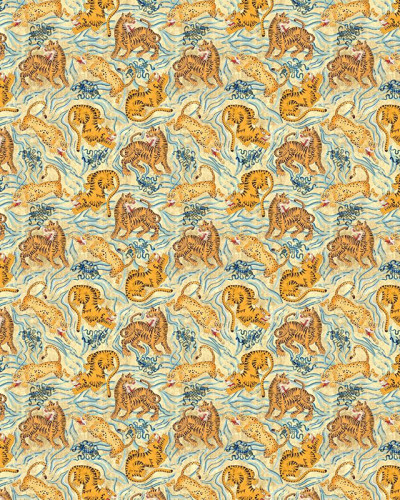 Tapet cu tigri, Buttermilk, VLAdiLA, design exotic, tigri curajoși, eleganți, fundal cald, spațiu modern, decoratiuni interioare