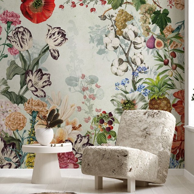 Tapet floral vibrant cu flori diverse, perfect pentru un decor modern și elegant.
