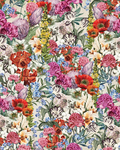 Tapet floral cu flori multicolore pe un fundal subtil, perfect pentru a crea o atmosferă elegantă în orice cameră.