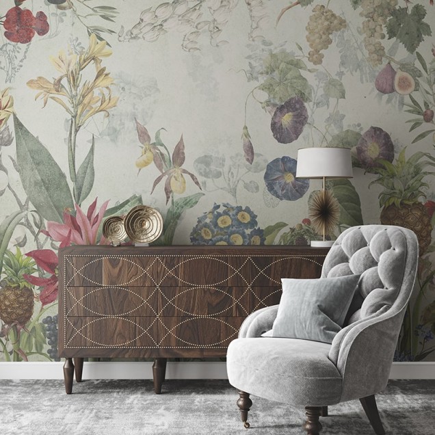 Tapet floral cu nuanțe de verde elegant, cu flori și frunze detaliate, perfect pentru un dormitor modern.