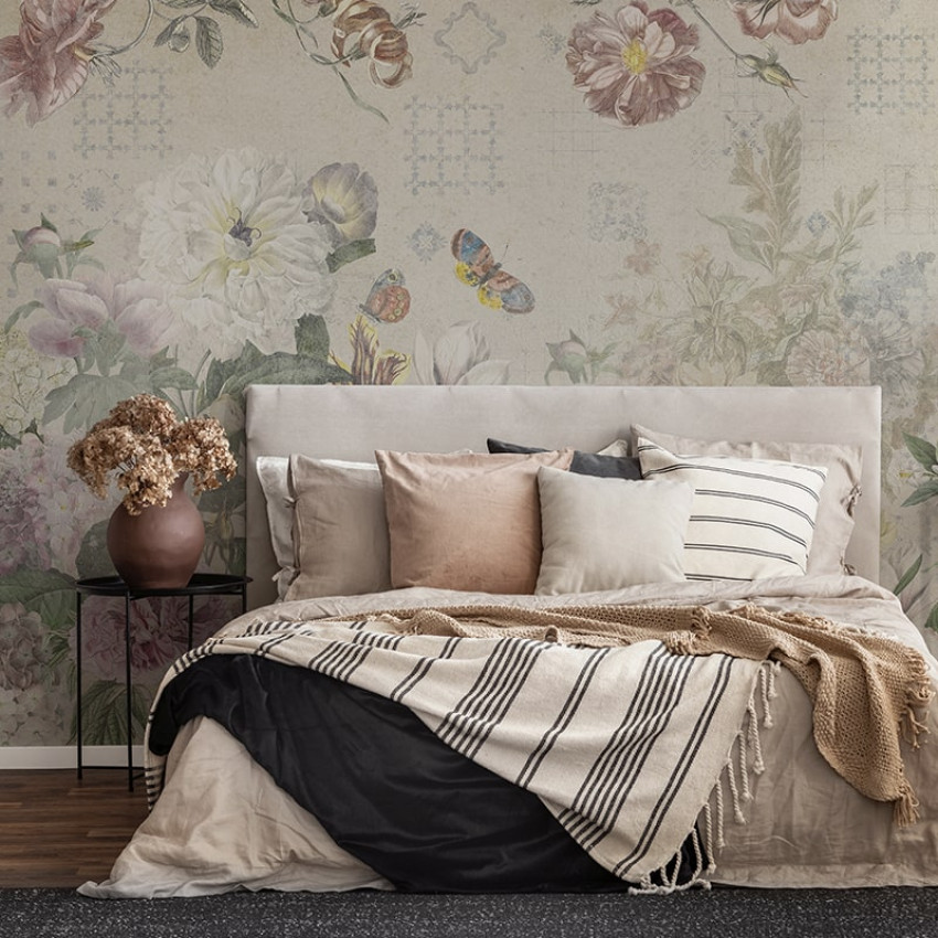 Tapet floral Flutter of Wings Blue, cu fluturi și flori delicate, pe fundal albastru