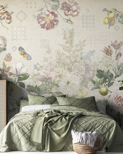 Tapet floral cu motive delicate și fluturi, perfect pentru dormitoare, livinguri sau holuri.