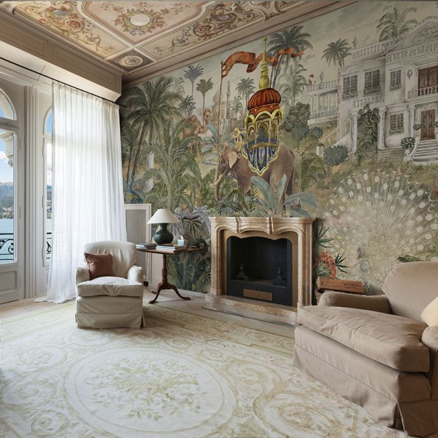Tapet Empire Sanctum, un tapet pictural cu un elefant, o junglă luxuriantă și o casă luxoasă, adăugând o notă de opulență și unicitate decorului.