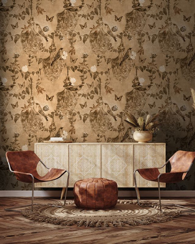 Tapet Majestic Memoir in powder cream, cu design elegant cu păsări, candelabre și fluturi