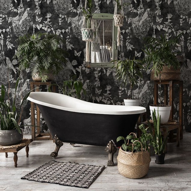 Tapet Majestic Memoir In Black cu un design elegant și modern, ideal pentru a adăuga o notă de rafinament spațiului tău.