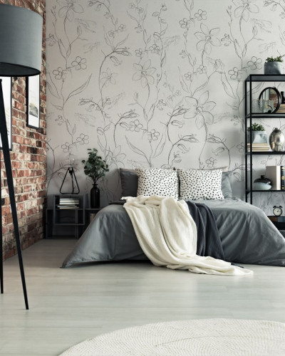 Tapet Fine Intaglio White Paper cu flori delicate desenate în linii fine, ideal pentru un dormitor modern