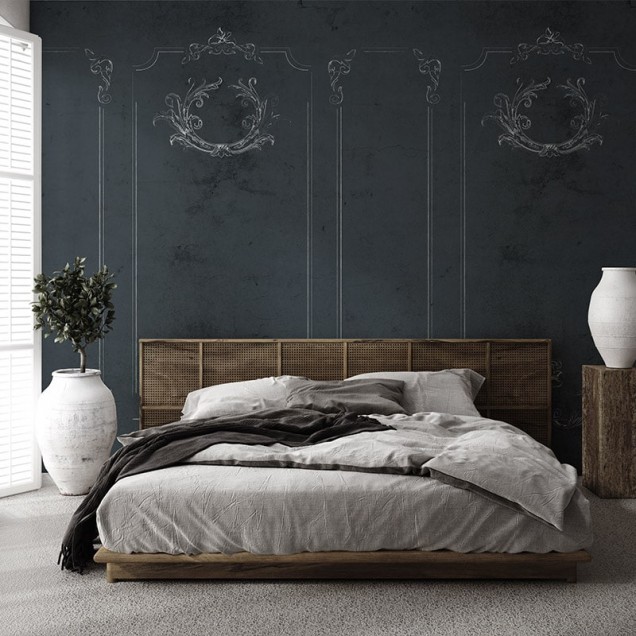 Tapet Brindille Stucco Dark, cu un design modern și elegant, pe un fond întunecat cu imprimeu alb.