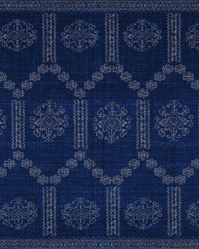 Tapet cu model geometric elegant în nuanțe de albastru deschis pe fond bleumarin.