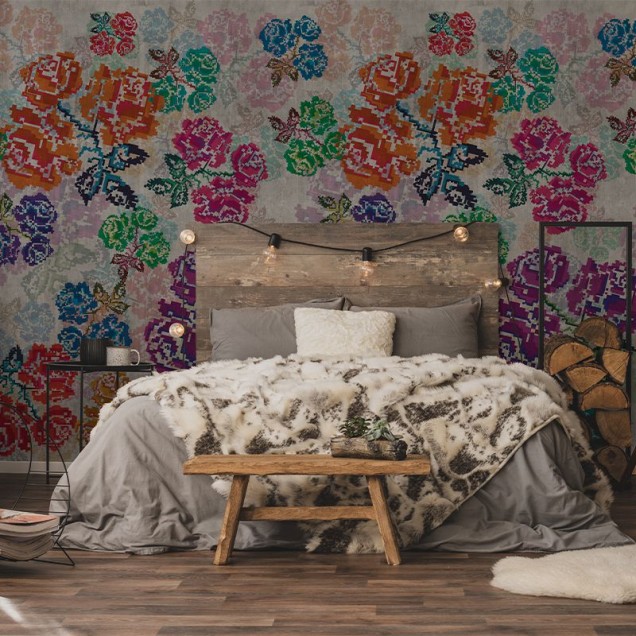 Tapet cu design floral inspirat din broderia tradițională românească.