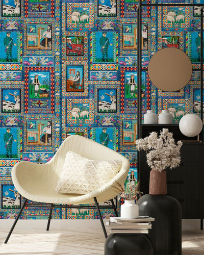 Tapet cu design tradițional, cu motive geometrice și imagini colorate, perfect pentru a adăuga o notă vibrantă casei tale.