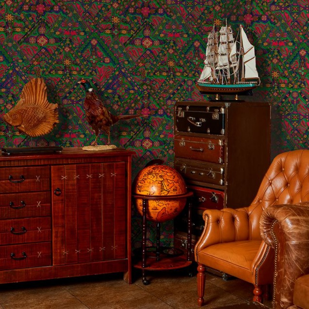 Tapet cu design floral si geometric, in culori vibrante, ideal pentru decorarea livingului, dormitorului sau bucatariei.