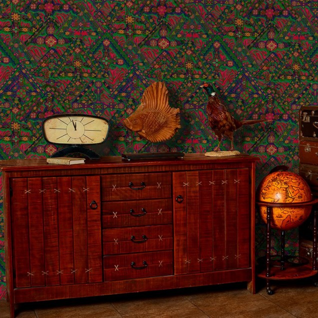 Tapet cu design floral si geometric, in culori vibrante, ideal pentru decorarea livingului, dormitorului sau bucatariei.