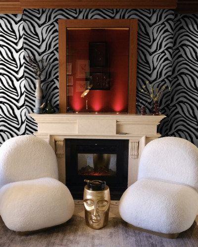 Tapet Abstract Aphelandra cu un design elegant, dungi negre și albe, perfect pentru living sau dormitor.