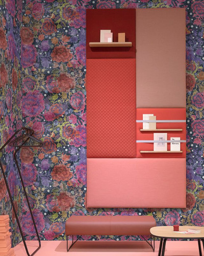 Tapet cu flori abstracte, perfect pentru un decor modern