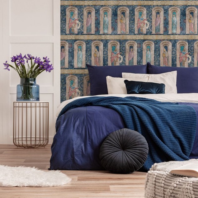 Tapetul închinăciune (safir) prezintă un design inspirat de arta medievală, cu tonuri de albastru închis și auriu.