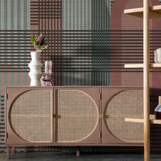Tapet geometric cu model Tartan in nuante de roz, gri si maro