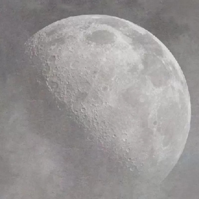 Tapet cu luna pentru un dormitor elegant