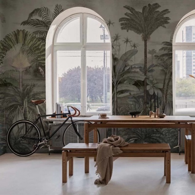 Tapet cu peisaj tropical luxuriant într-un birou elegant
