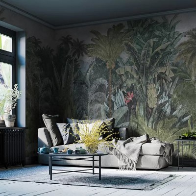 Tapet cu design tropical luxuriant, cu palmieri si plante tropicale, ideal pentru a crea o atmosfera vibranta si relaxanta.