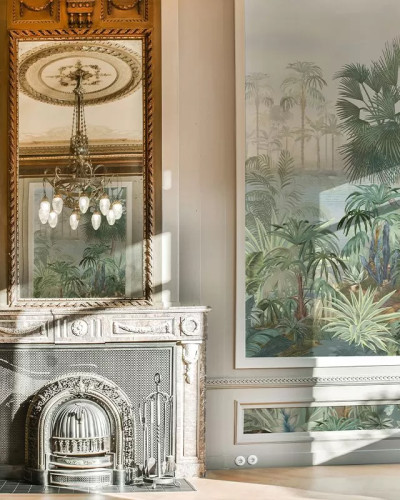 Tapet cu palmieri, design realist, cu nuanțe de verde și albastru, ideal pentru a crea o atmosferă tropicală în casa ta.
