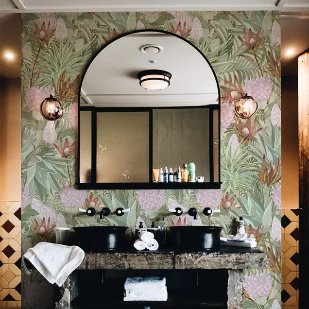 Tapet Conebush Safari cu design exotic