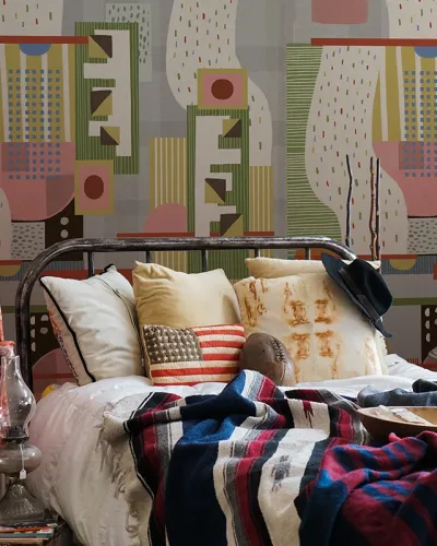 Tapet geometric abstract cu culori vibrante, perfect pentru decorarea dormitorului, livingului sau biroului.