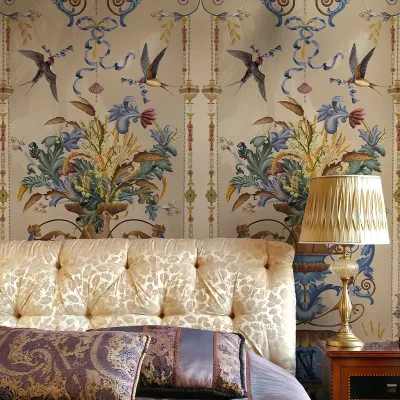 Tapet cu flori și păsări, design elegant, culori pastelate