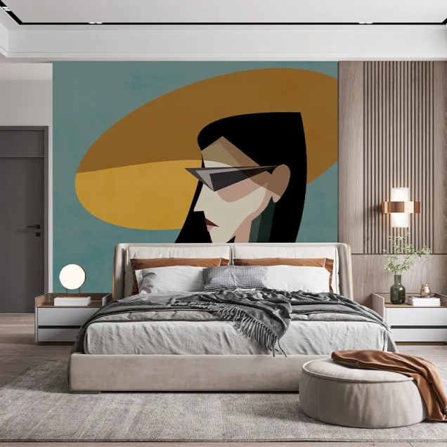 Tapet modern cu design abstract, o femeie cu ochelari de soare și pălărie.