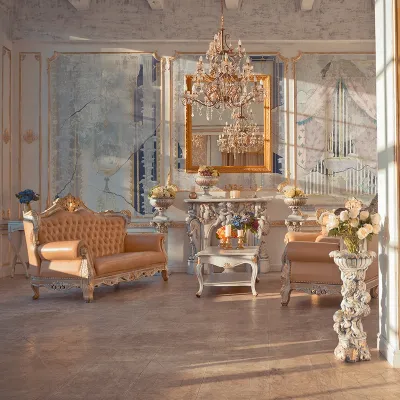 Wallpaper clasic cu design baroc, cu candelabre elegante și mobilier elegant, pentru un decor regal