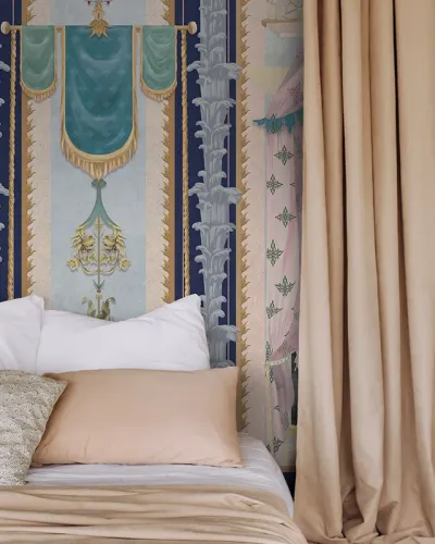 Tapet cu design clasic elegant, cu culori întunecate, detalii bogate și forme geometrice