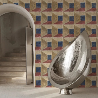 Tapet cu model geometric în culori albastru, roșu și bej