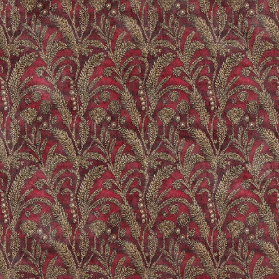 Tapet elegant cu design floral roșu și auriu într-un dormitor