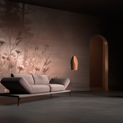 Tapet cu flori delicate în nuanțe de roz și gri, cu un design minimalist. Imaginile florilor se estompează ușor, creând un efect subtil și sofisticat.