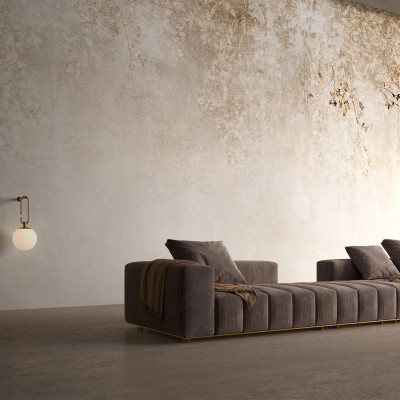 Tapet decorativ cu design minimalist, cu ramuri de plante imprimate pe fundal gri deschis.