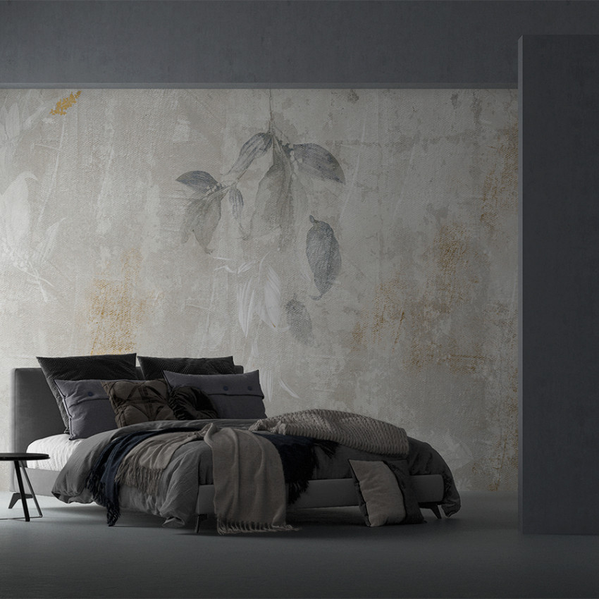 Tapet cu design floral modern,  in nuante de gri, maro si alb,  cu textură fină.