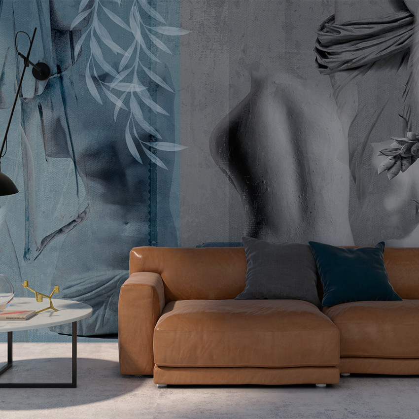 Tapet modern cu design abstract, prezentând torse de marmură din Grecia antică în nuanțe de alb și albastru deschis.